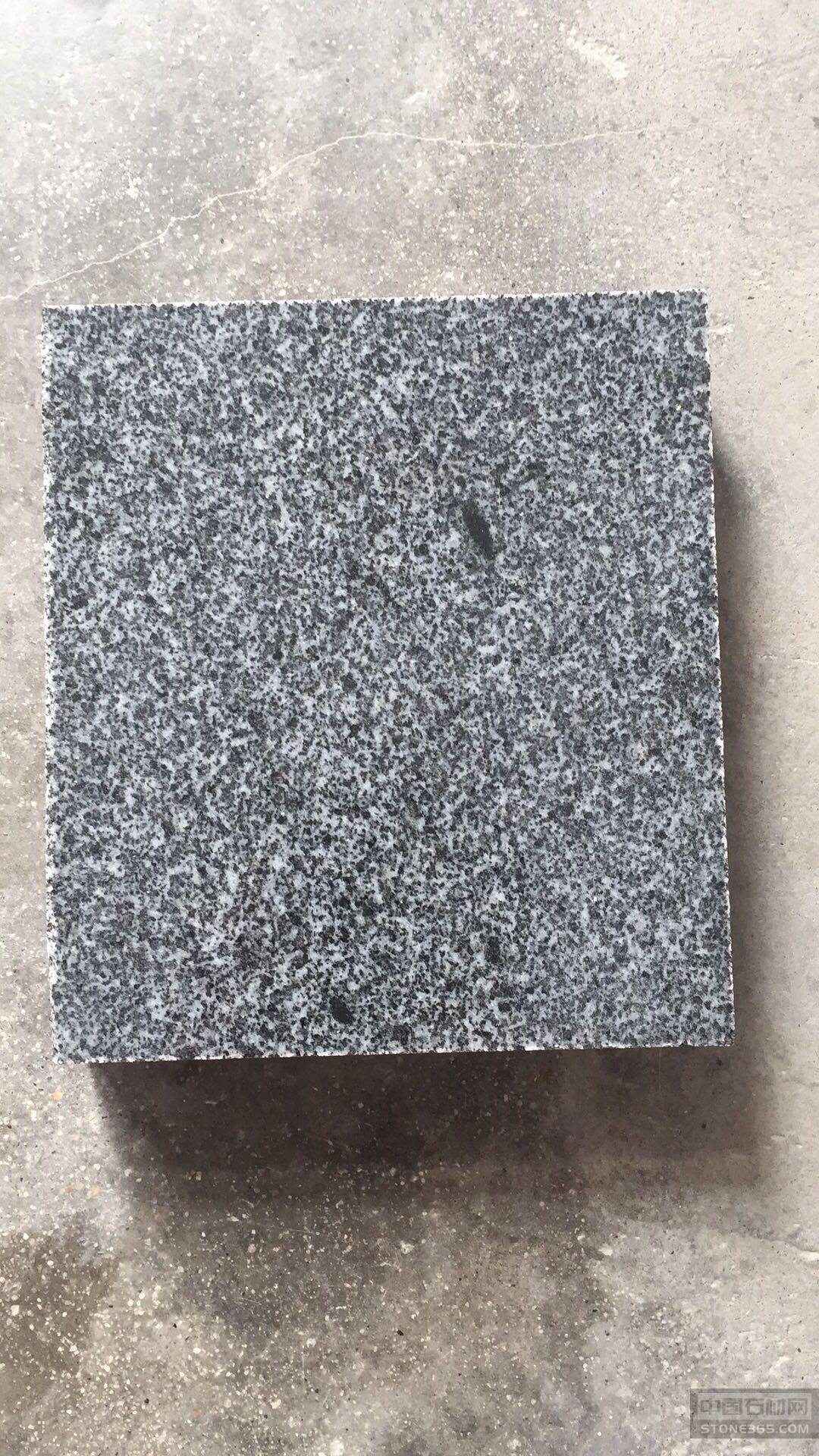 沙利士紅花崗巖 自然之美與實(shí)用價(jià)值的完美結(jié)合